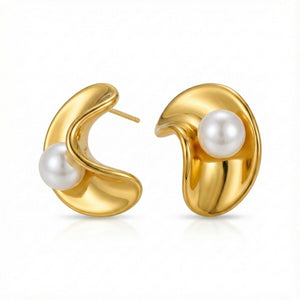 Pearl Conch Shell Stud