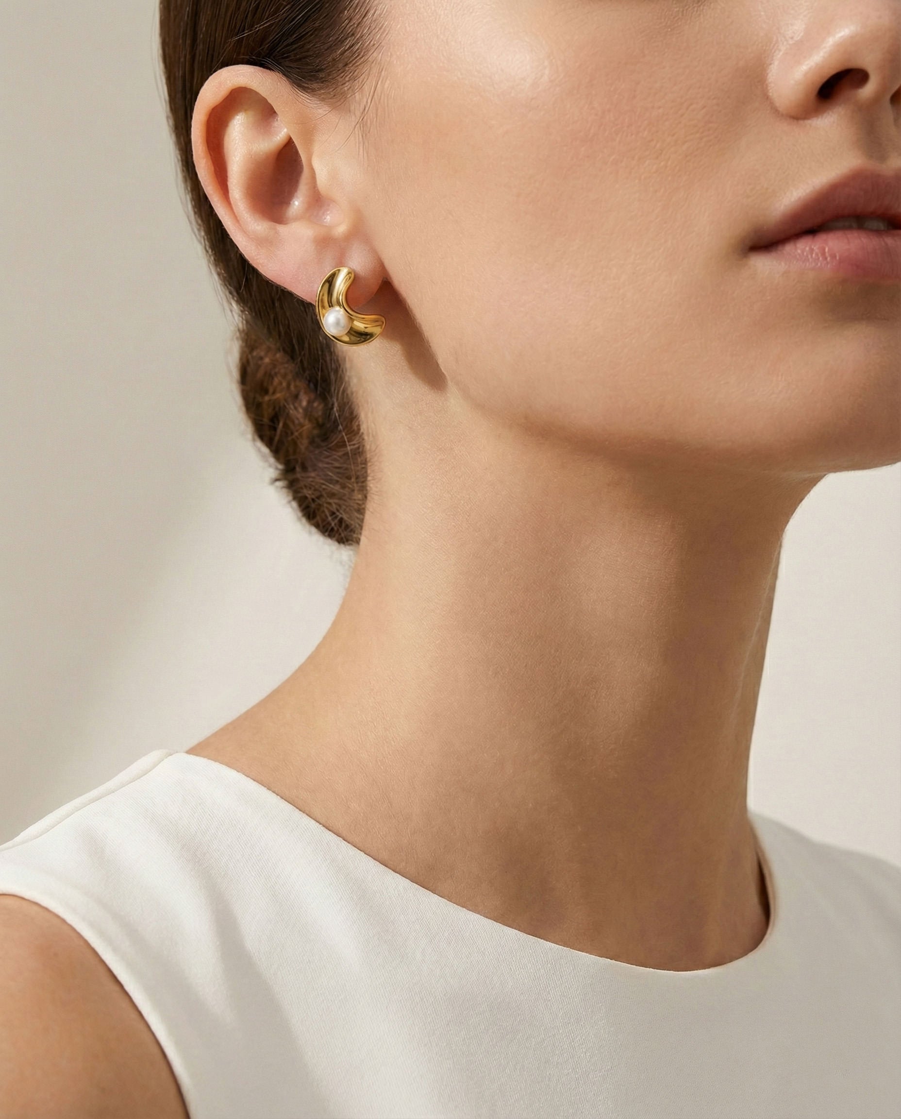 Pearl Conch Shell Stud