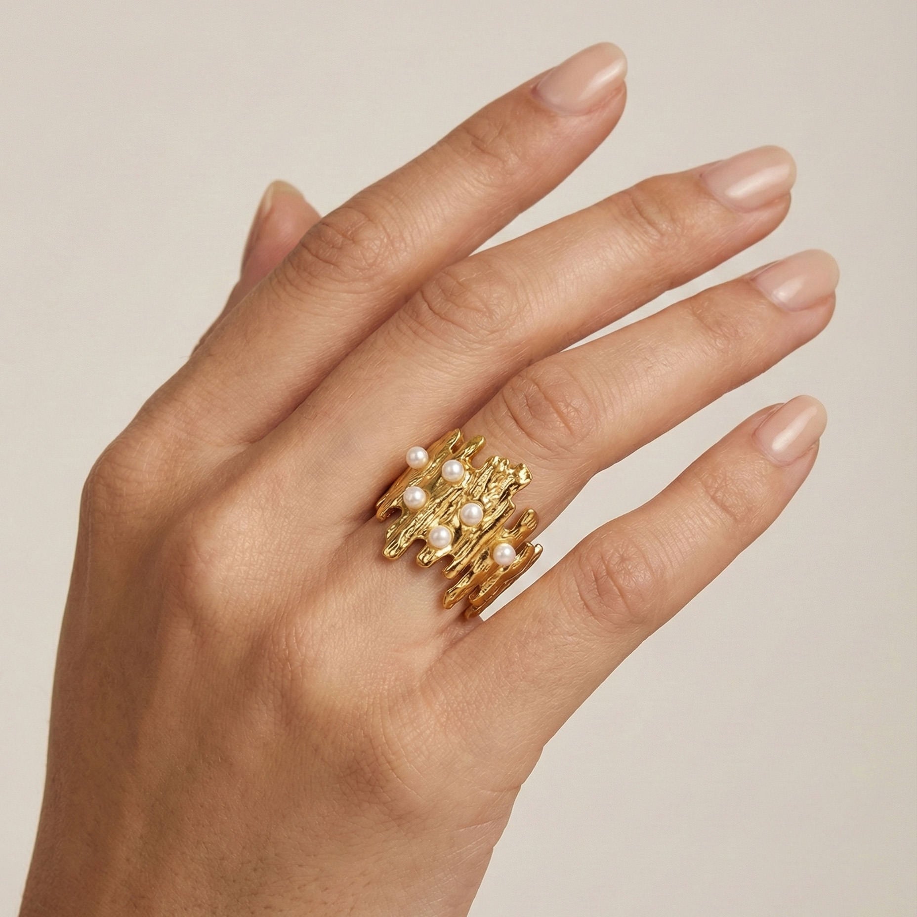 Golden Drift Pearl Ring