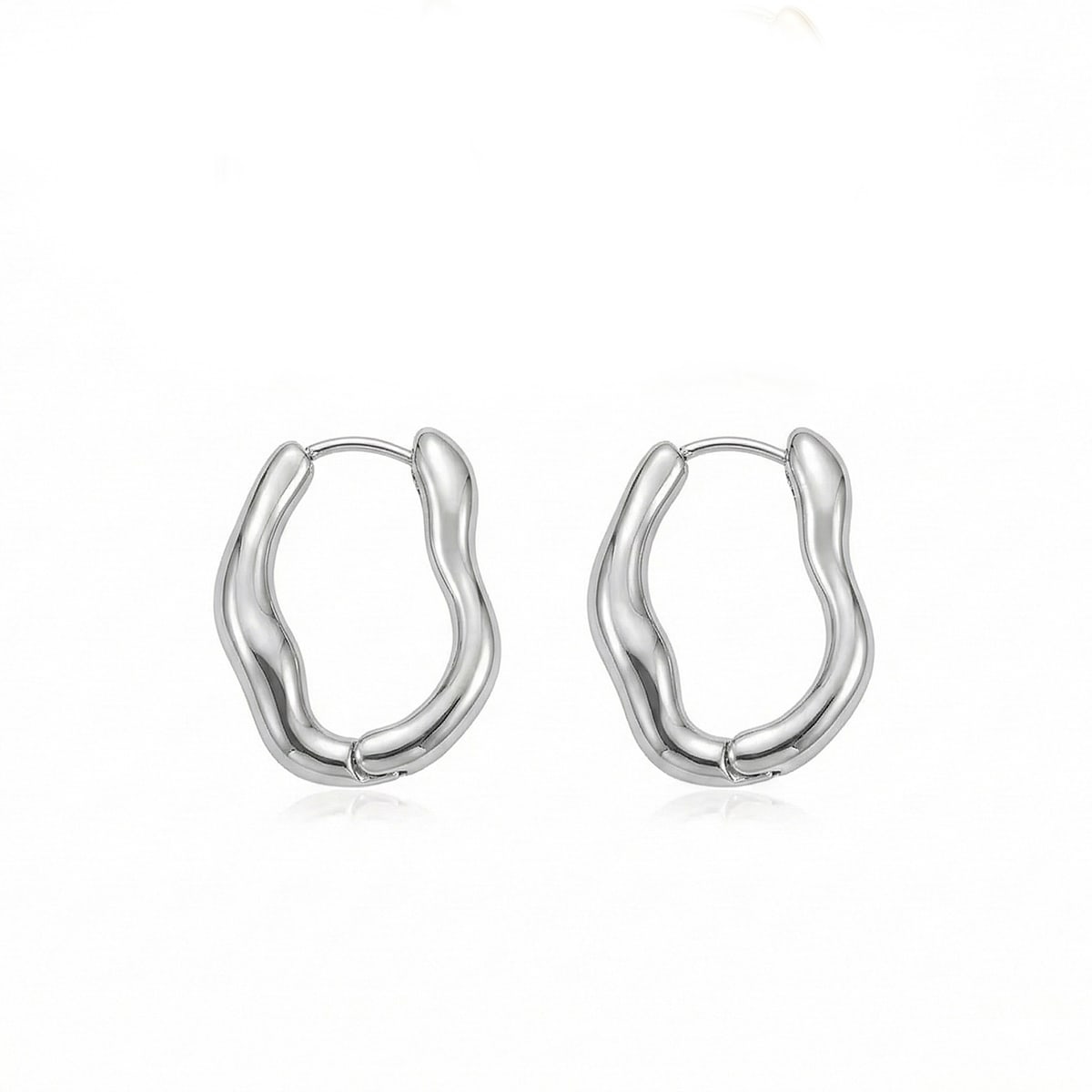 Soft Curve Hoop Earrings